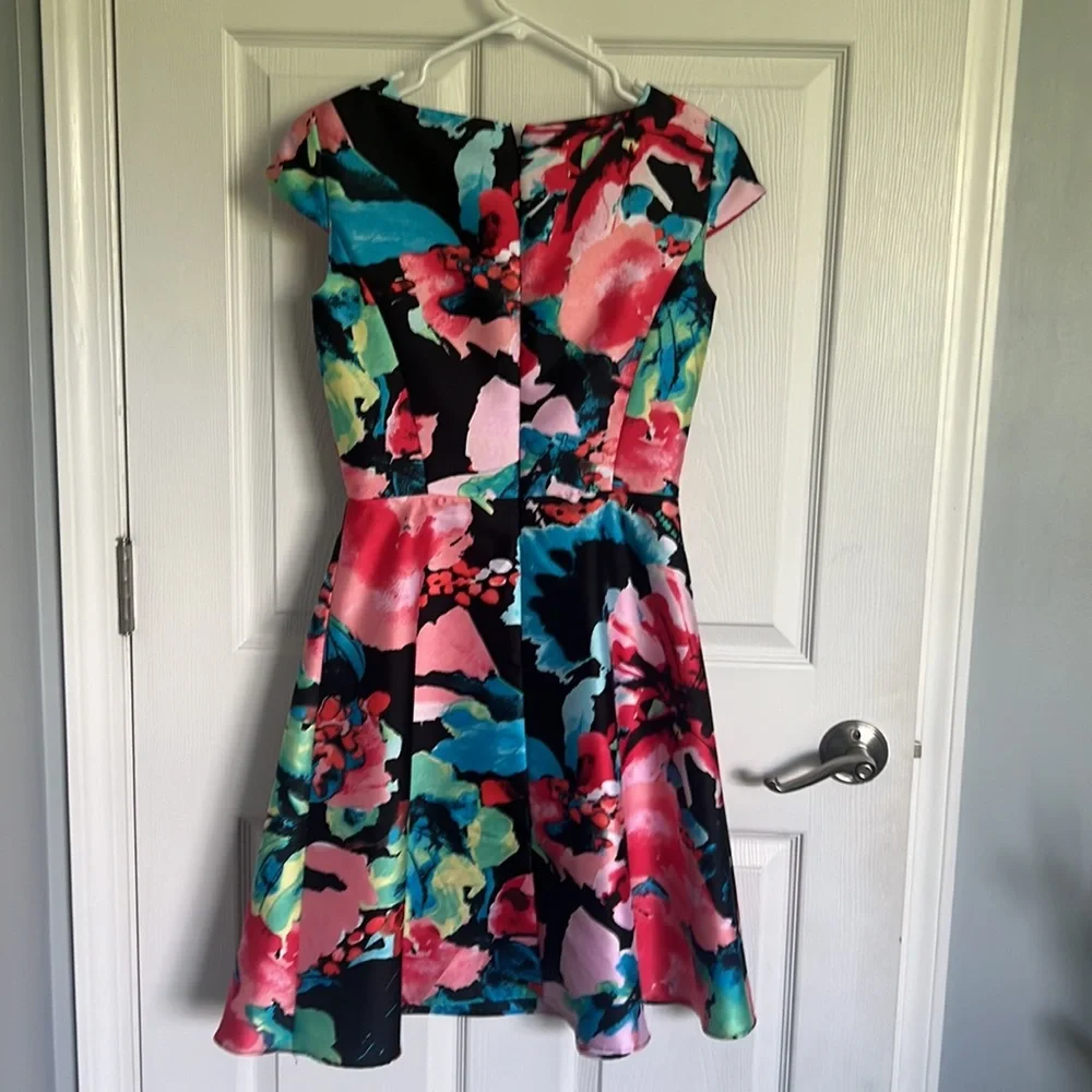 Dress - Picture 2 of 3